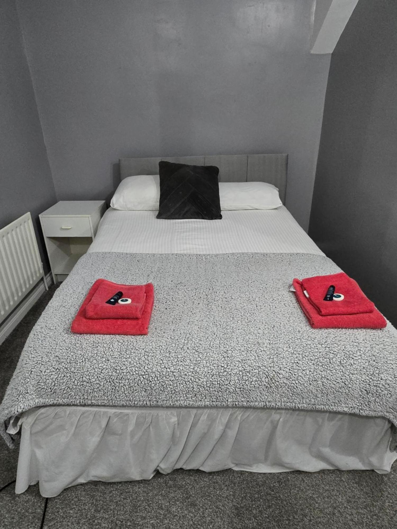 Manor Hotel Ballymoney Exteriér fotografie