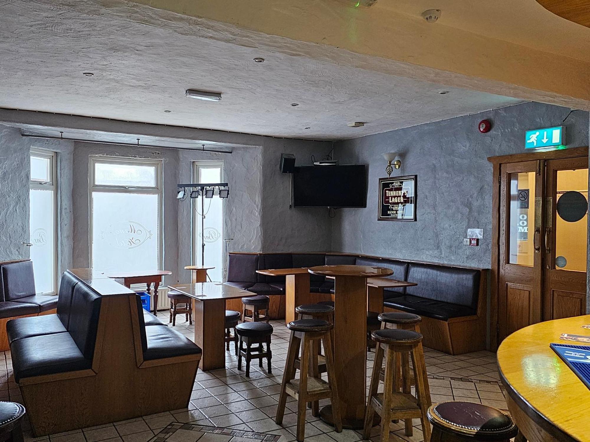 Manor Hotel Ballymoney Exteriér fotografie